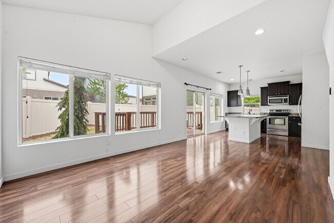 Building Photo - $2,245.95, 2 bed, 2.5 bath located in Denver with a fenced yard.