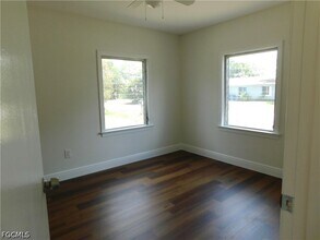 Building Photo - 287 Poe Ave