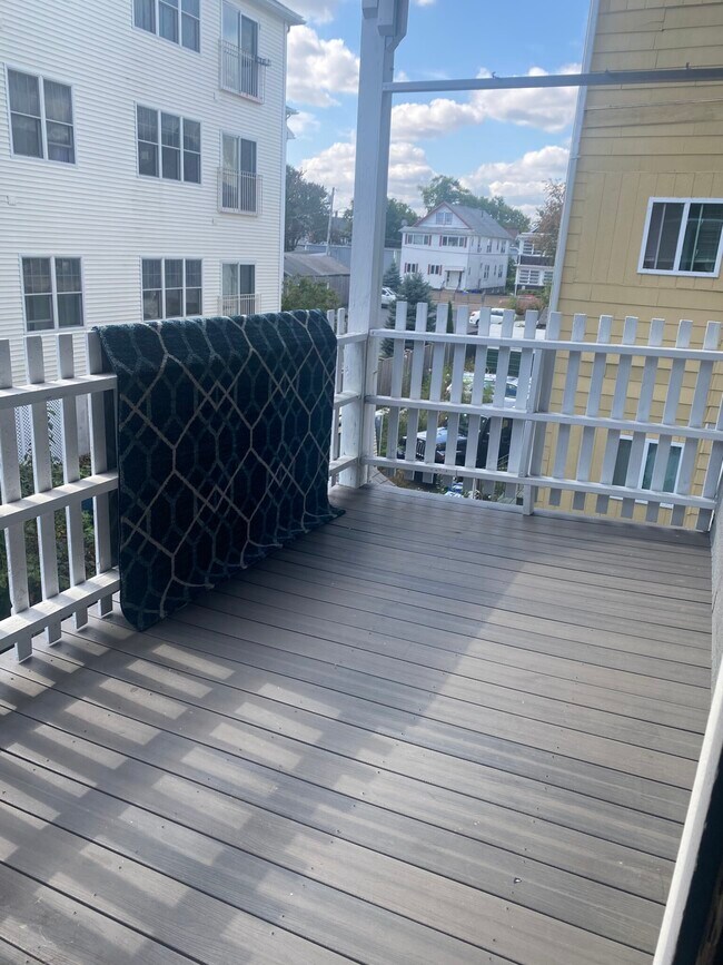 Building Photo - 2 Chester St