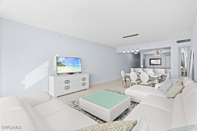 Building Photo - 3000 Oasis Grand Blvd