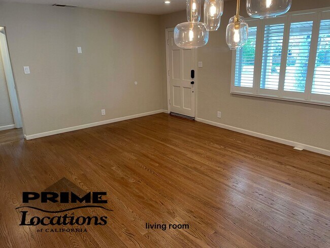 Building Photo - A Sacramento 4 bedroom best value deal