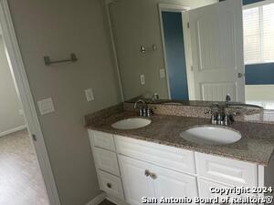 Foto del edificio - 10323 Relic Oaks