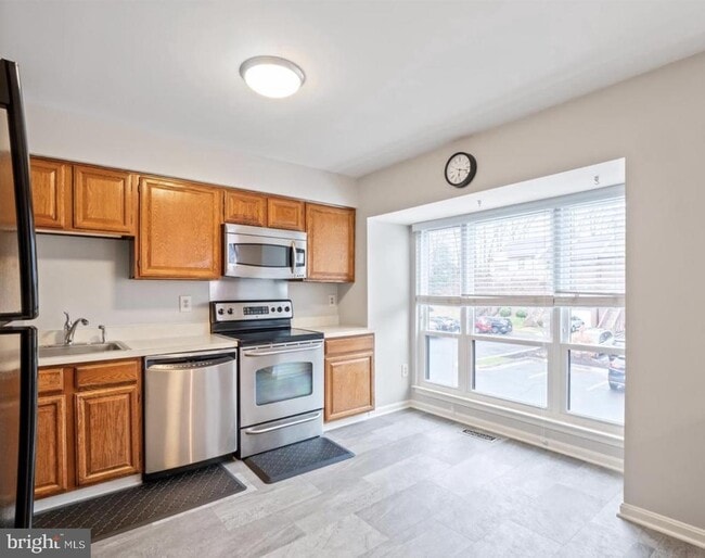 Foto del edificio - 6627 Westbury Oaks Ct