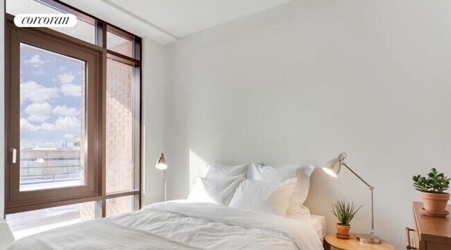 Building Photo - 595 Baltic St