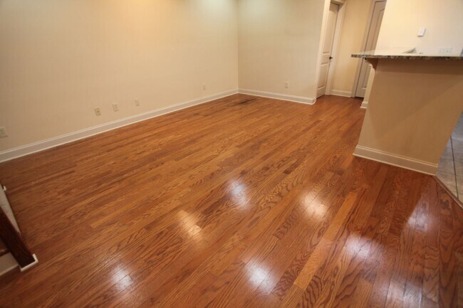 Building Photo - The Ivey's at Runningvine Upscale Townhomes in Auburn