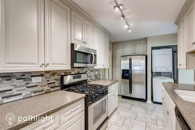Building Photo - 37 Briarwood Drive, Crystal Lake, IL, 60014