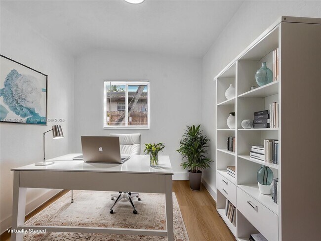 Foto del edificio - 430 NE 165th St