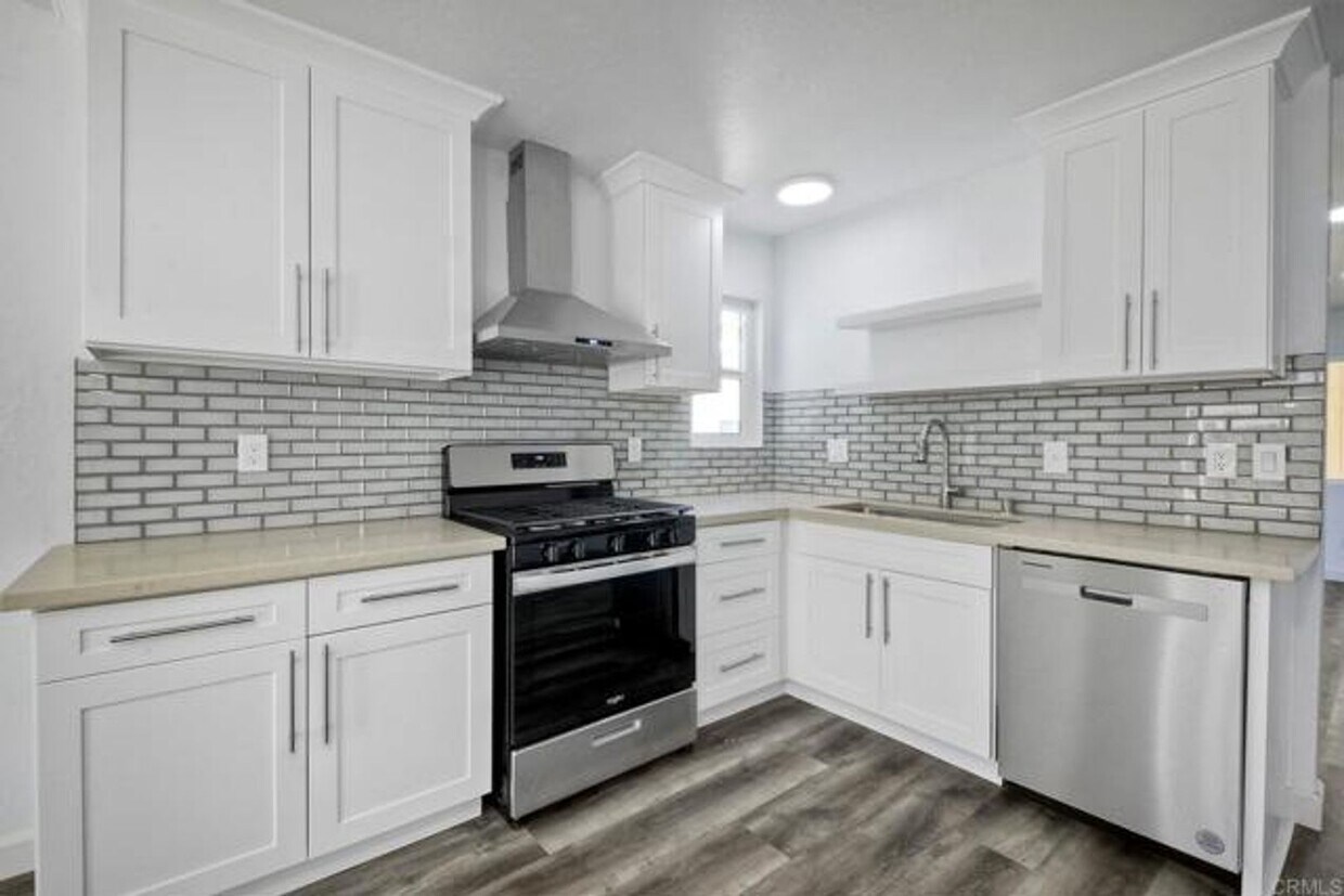 Primary Photo - 3 BDRM, 2BA+ BONUS Room in San Marcos avai...