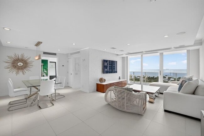 Foto del edificio - 2715 N Ocean Blvd