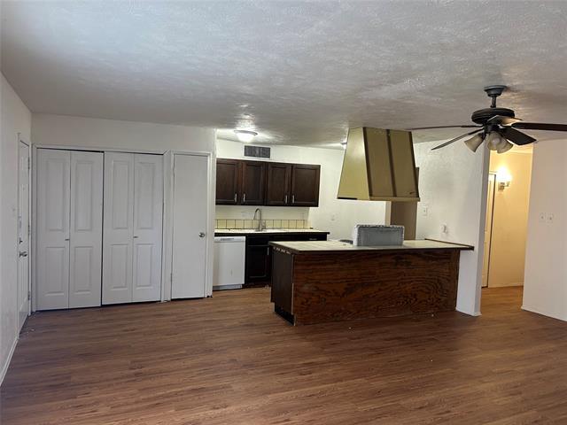 Foto del edificio - 1826 Legend Dr