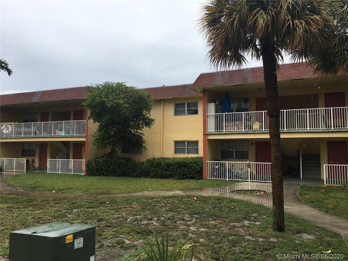 850 E Commercial Blvd Unit 249F, Oakland Park, FL 33334 Condo for