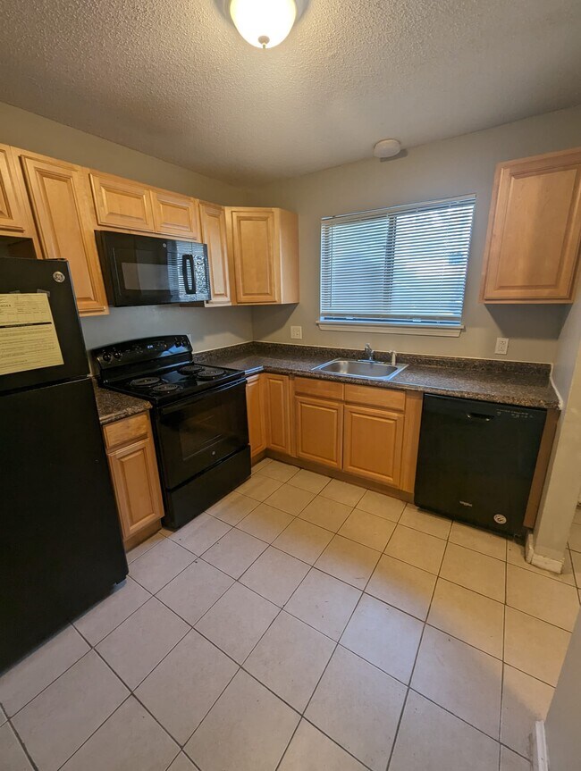 121 Lexington Ave, New Haven, CT 06513 Townhome Rentals in New Haven