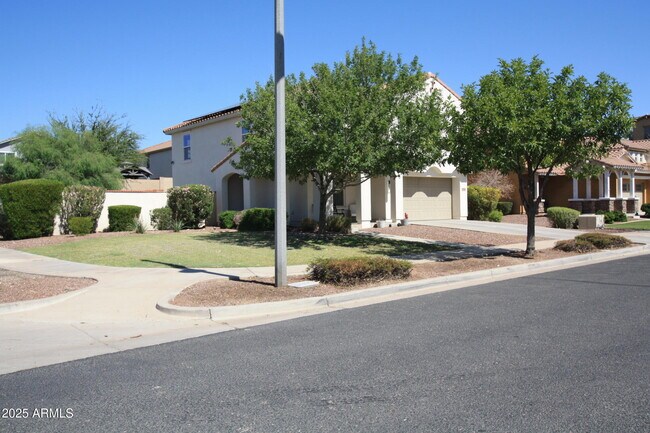 Building Photo - 20700 W White Rock Rd