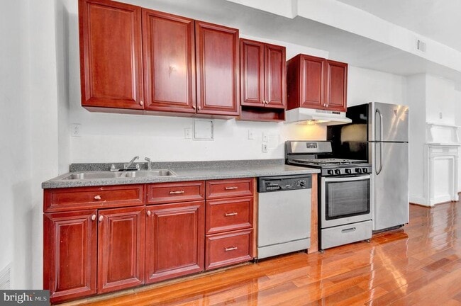 Building Photo - 1852 5th St NW