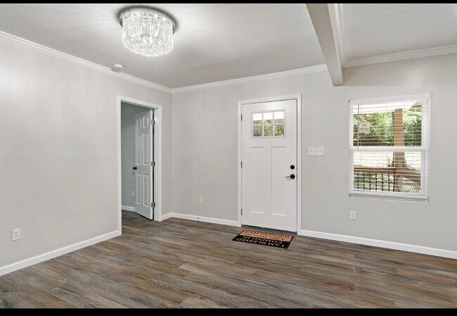 Foto del edificio - 1828 Old Springville Rd