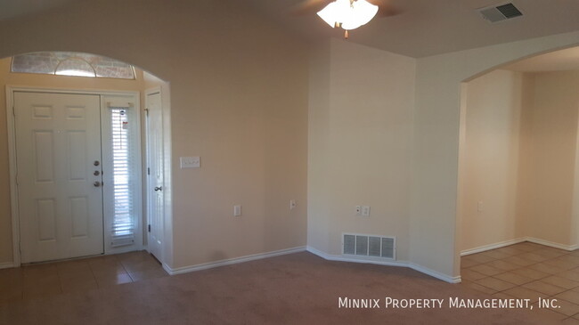 Building Photo - 9910 Weatherford Ave