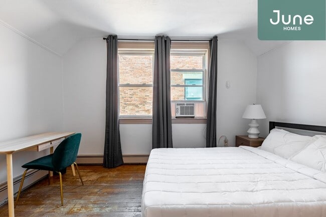 Foto del edificio - ROOM ONLY in 3-bed/1.0-bath Home