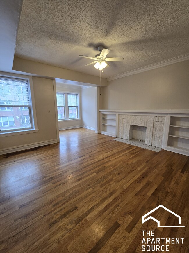 Building Photo - 7509 N Greenview Ave