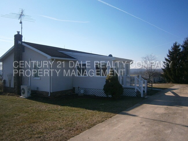 Building Photo - Country Home in Red Lion School District