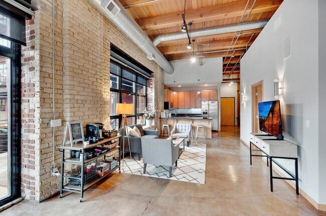 Foto del edificio - 607 Washington Ave S