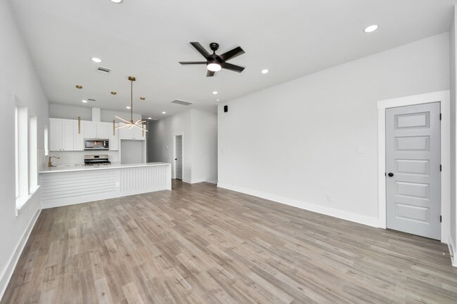 Building Photo - 8114 Double