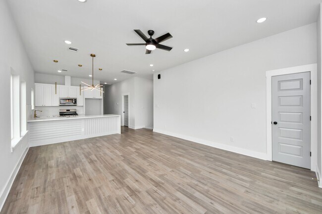 Foto del edificio - 8114 Double