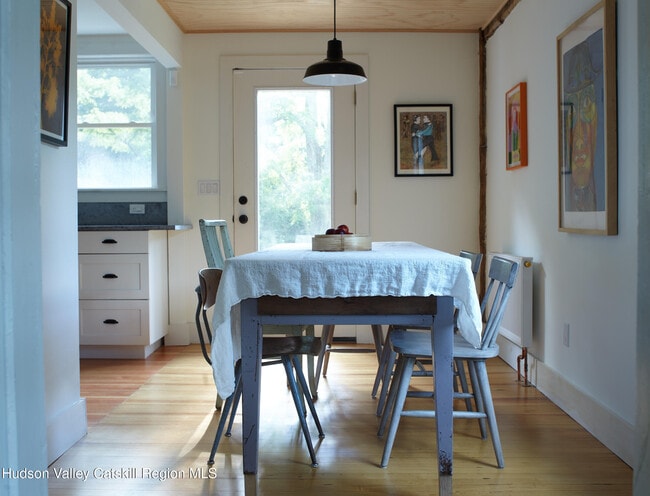 Building Photo - 203 Big Woods Rd