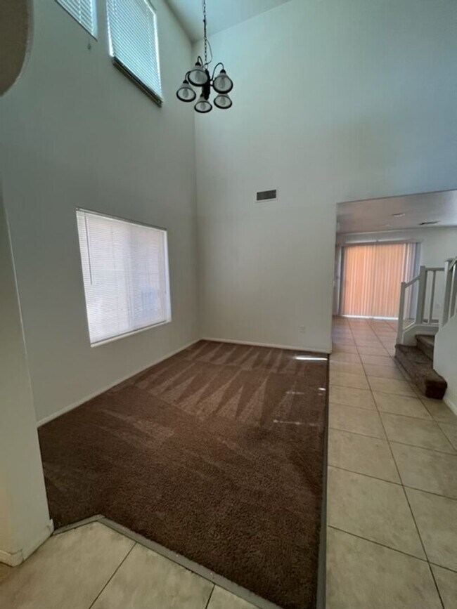 Building Photo - 4 Bedroom Located in 89139!