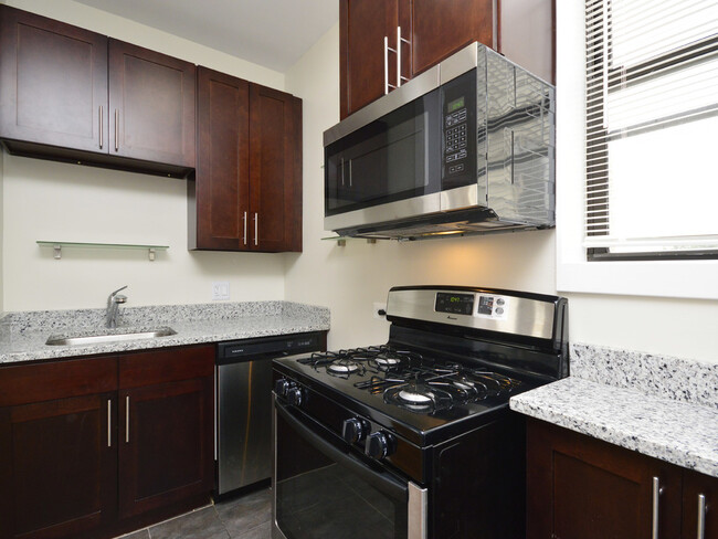 Foto del edificio - 4208 N Pulaski Rd
