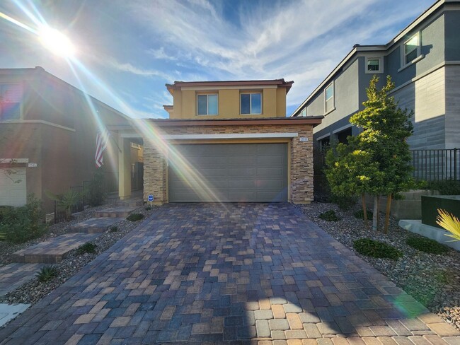 Building Photo - Upgraded 3 Bedroom with a Pool in a Gated ...