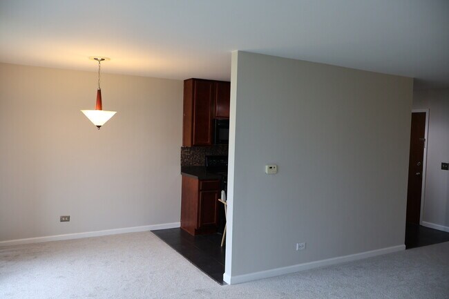 Foto del edificio - 6000 Oakwood Dr