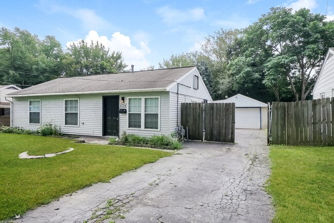 Building Photo - 4724 Granada Dr