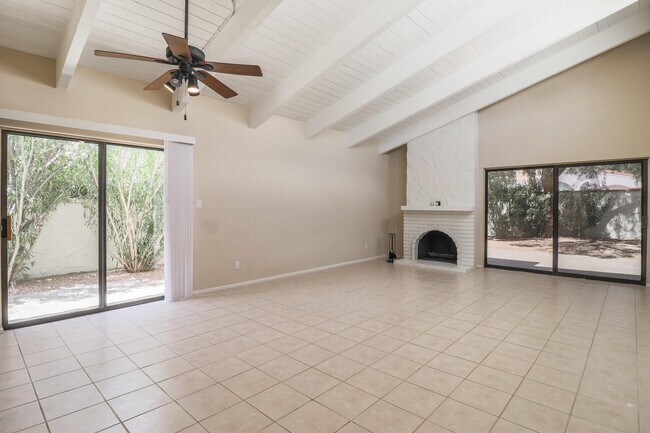 Building Photo - 5526 N 71st St
