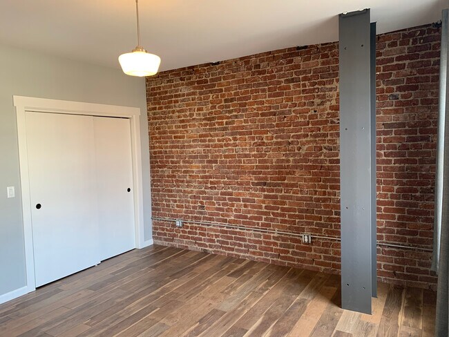 Foto principal - 5910 El Camino Real