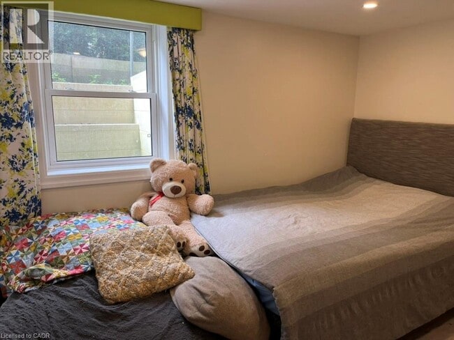 Building Photo - 235 Fearnwood St