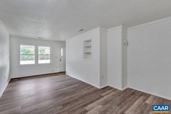 Foto del edificio - 1482 W River Rd