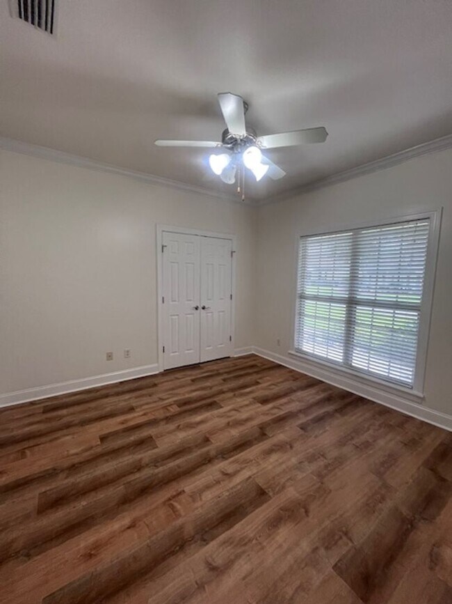 Foto del edificio - 3687 Arbor Run Dr
