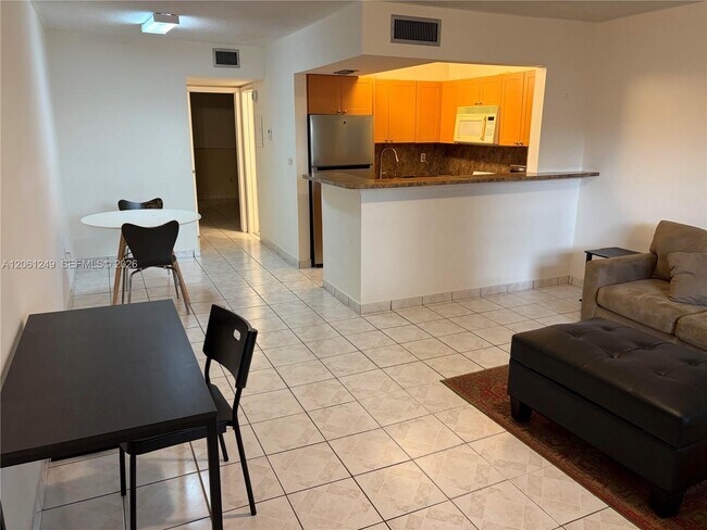 Foto del edificio - 1780 79th Street Causeway