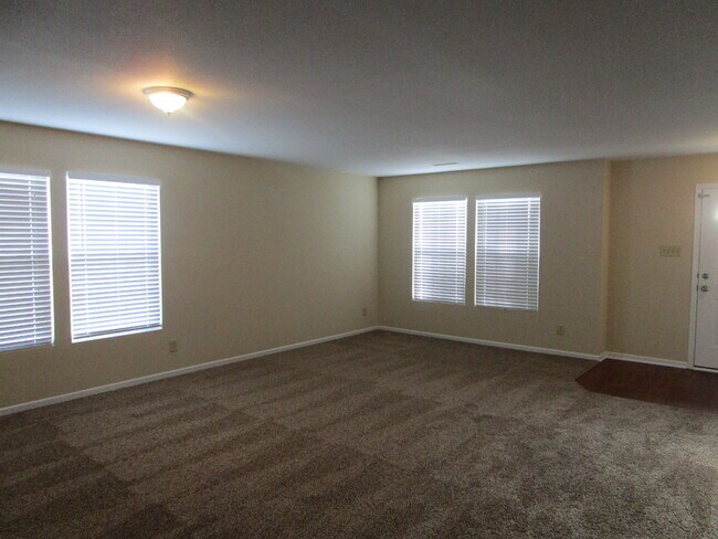 Foto del edificio - 2890 Sentiment Ln