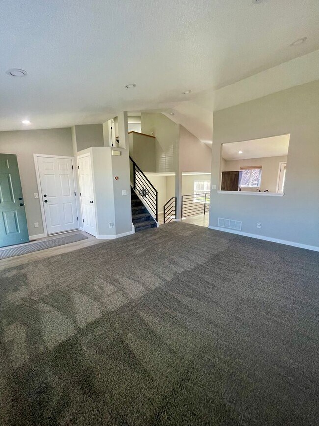 Building Photo - Lovley 3 bedroom home located in Steston H...