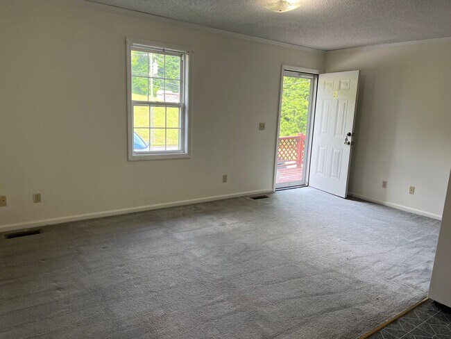 Building Photo - One bedroom rental