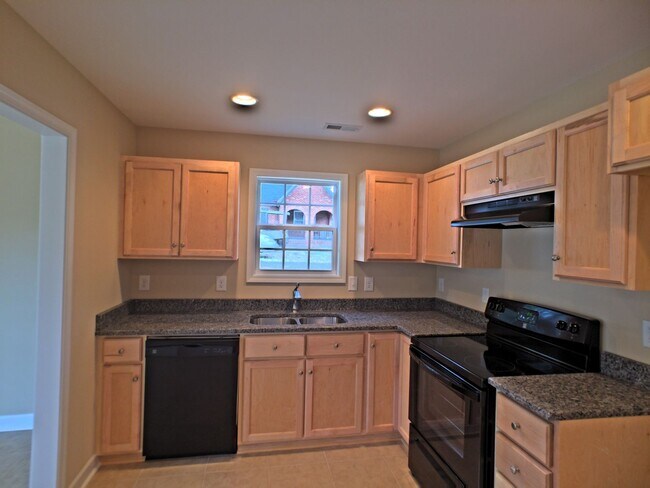 Foto del edificio - Newer Construction Townhome