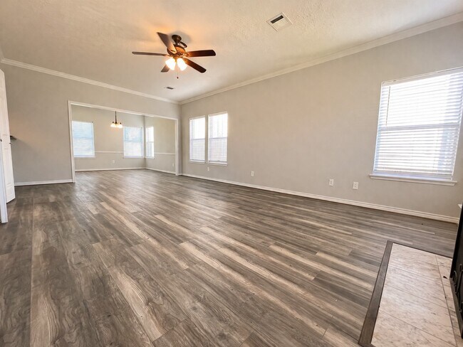 Foto del edificio - 16430 Elmwood Point Ln