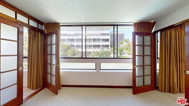 Foto del edificio - 880 W 1st St