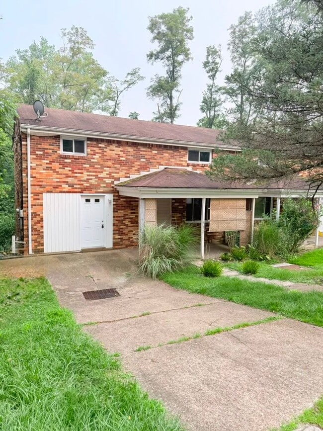 Photo - 472-474 Guylyn Dr Apartment
