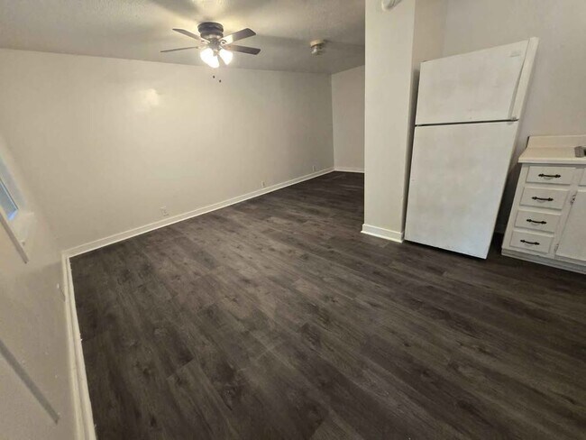 Foto del edificio - 228 Varnes Ln