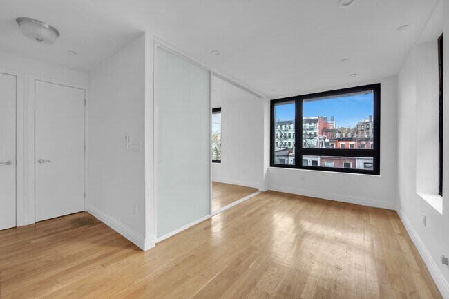 Foto del edificio - East 117th Street