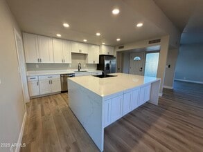 Building Photo - 5420 N Granite Reef Rd