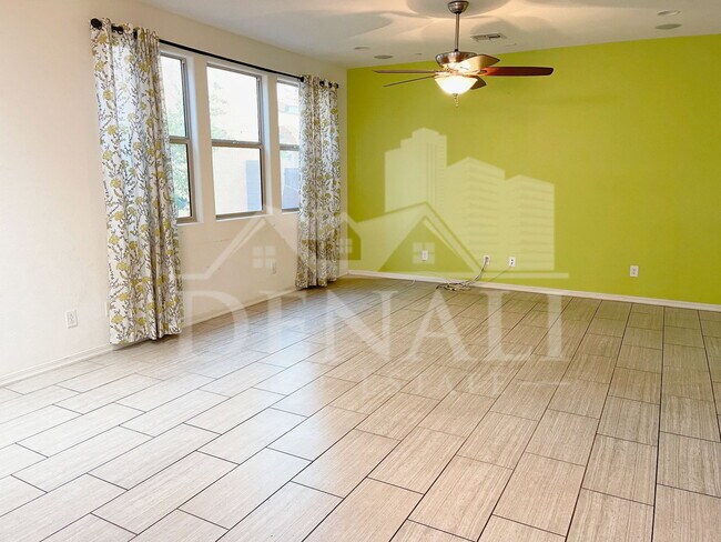 Building Photo - 4737 E Betty Elyse Ln