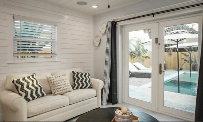 Building Photo - 613 Fern St